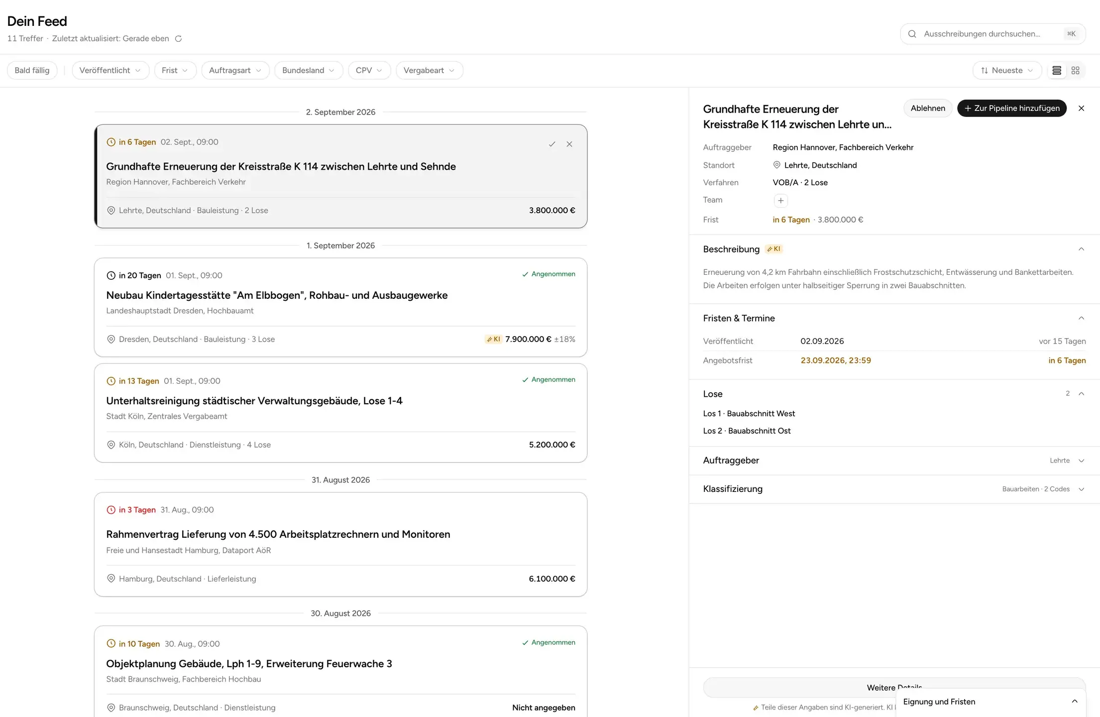 Der Feed: die Treffer des Tages nach Frist sortiert, rechts die ausgewählte Ausschreibung mit Verfahren, Losen und Frist